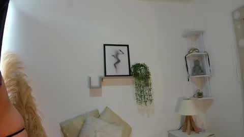 Snapshot of samanta_monroe4 chatting on 09.30.25 samanta online show from 09.30.25