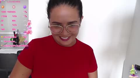 Snapshot of samanta_owen chatting on 12.28.24 SAMANTA OWEN online show from 12.28.24