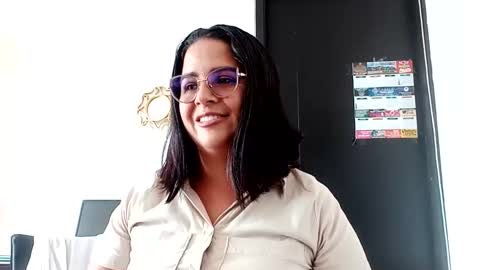 Snapshot of samanta_owen chatting on 11.05.25 SAMANTA OWEN online show from 11.05.25