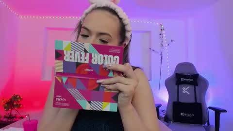 Snapshot of samanta_roberts1 chatting on 09.23.25 Samanta online show from 09.23.25