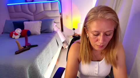 Samanta Stone online show from 07.08.26