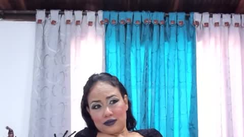 Snapshot of samantadark chatting on 10.25.25 SamantaDark online show from 10.25.25