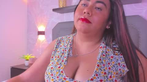 Snapshot of samantha29x_ chatting on 10.08.25 S A M M Y  online show from 10.08.25