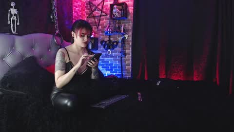 Snapshot of samantha_abrill chatting on 01.06.25 Samantha and Victor online show from 01.06.25