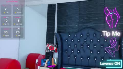 Snapshot of samantha_evans_18 chatting on 10.28.25 Samantha online show from 10.28.25