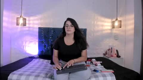 Snapshot of samantha_foxyy chatting on 05.20.26 samantha_foxyy online show from 05.20.26