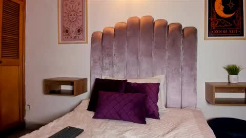 samantha_lux_ online show from 10.31.25