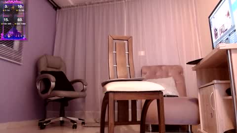 Snapshot of samantha_thompsoon chatting on 01.08.25 samantha_thompsoon online show from 01.08.25