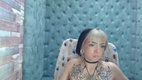 Snapshot of samanthaa_smitth chatting on 10.09.25 Samantha Smitth online show from 10.09.25