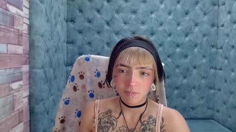 Snapshot of samanthaa_smitth chatting on 10.10.25 Samantha Smitth online show from 10.10.25