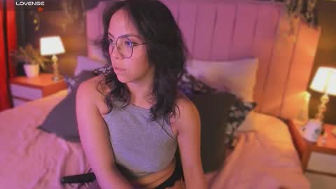 Snapshot of samanthadela chatting on 09.29.25 SAMM online show from 09.29.25