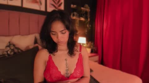 Snapshot of samanthadela chatting on 10.08.25 SAMM online show from 10.08.25