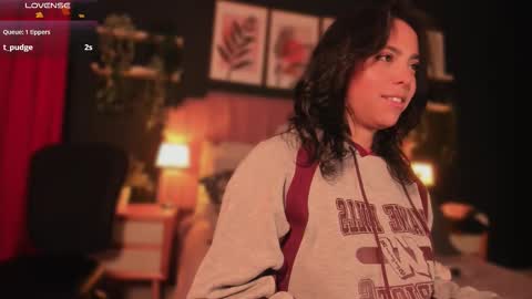 Snapshot of samanthadela chatting on 10.19.25 SAMM online show from 10.19.25