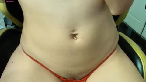 Snapshot of samanthahoteer96 chatting on 10.28.25 samanthahoteer96 online show from 10.28.25