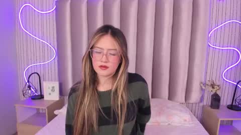 Alejandra  online show from 09.13.25