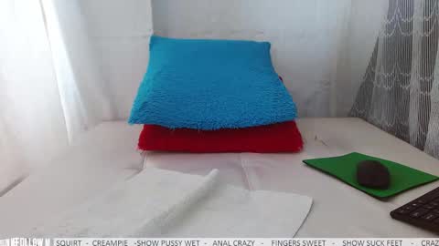 Snapshot of samantrak_love chatting on 10.29.25 SAMANTHA online show from 10.29.25