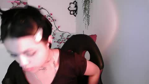 Samara   Please remeber follow me and rate me - thumbs up online show from 04.14.26