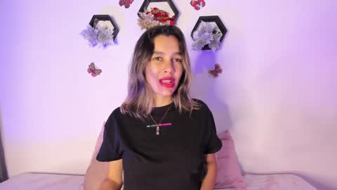 Samara is my name a pleasure delighted that you are here leave your thumb up it is important to me online show from 01.16.25