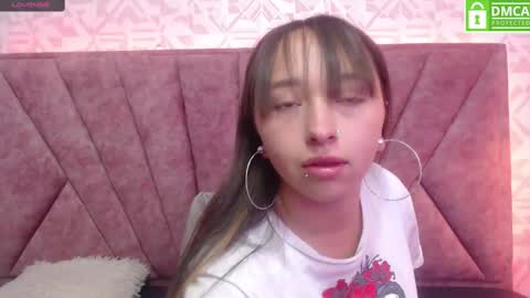 Snapshot of samara_purple chatting on 01.12.25 Dafne  online show from 01.12.25