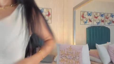 Samara Warren online show from 12.21.25