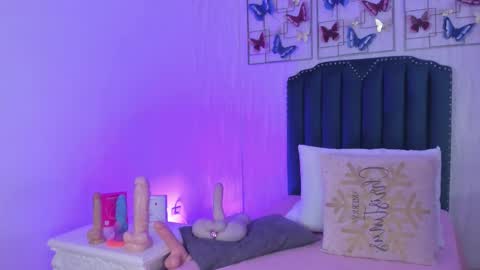 Samara Warren online show from 01.08.26