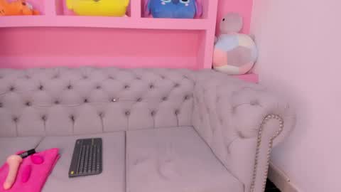 samarafernandez online show from 02.13.25