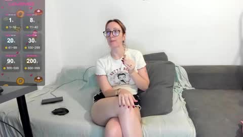 Snapshot of samarafromthewell chatting on 09.28.25 Samara From The Well online show from 09.28.25