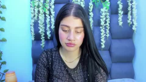 Snapshot of samarhamiller_ chatting on 10.21.25 samarhamiller_ online show from 10.21.25