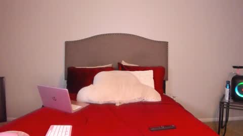 Yaya online show from 12.04.25