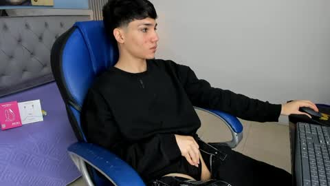 Sam online show from 04.15.26