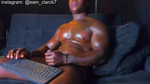 Snapshot of samclarck chatting on 01.12.25 SAM online show from 01.12.25
