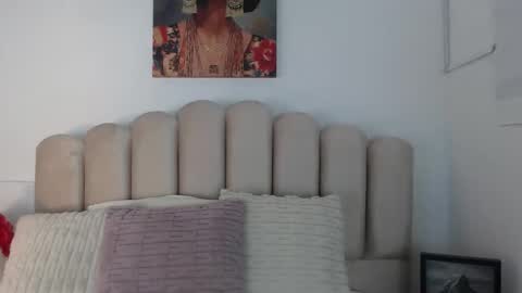 Snapshot of samgomez_ chatting on 11.06.25 Samantha online show from 11.06.25