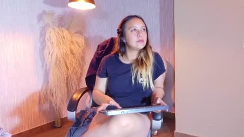 Snapshot of sami_1_8 chatting on 06.22.26 Samy online show from 06.22.26