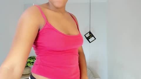 Snapshot of samie_mury chatting on 10.19.25 Samie Mury  online show from 10.19.25