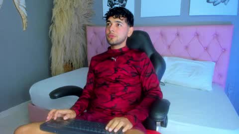 Snapshot of samir_bear chatting on 01.17.25 Samir online show from 01.17.25