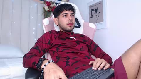 Snapshot of samir_bear chatting on 01.28.25 Samir online show from 01.28.25