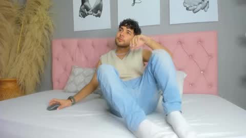 Snapshot of samir_bear chatting on 02.12.25 Samir online show from 02.12.25