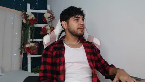 Snapshot of samir_bear chatting on 02.14.25 Samir online show from 02.14.25