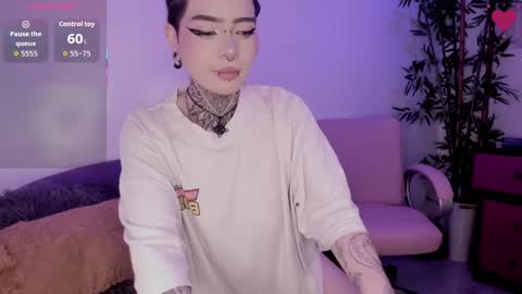 Snapshot of sammy_f_uck chatting on 10.18.25 Samantha online show from 10.18.25