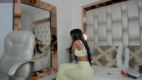 Snapshot of sammy_rios chatting on 10.06.25 Sammy online show from 10.06.25