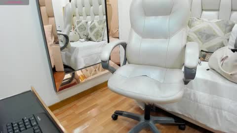 Snapshot of sammy_rios chatting on 10.22.25 Sammy online show from 10.22.25