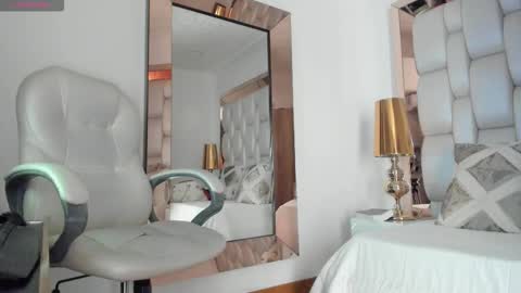 Snapshot of sammy_rios chatting on 10.24.25 Sammy online show from 10.24.25