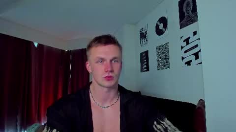 Snapshot of samuel_andrew chatting on 07.22.26 Samuel online show from 07.22.26