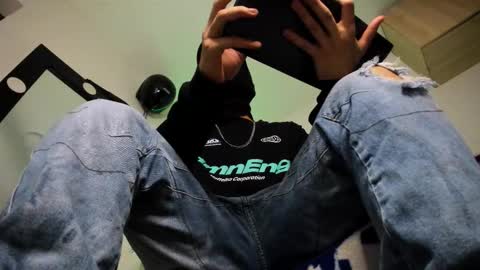 Snapshot of samuel_suarez chatting on 02.20.26 online show from 02.20.26