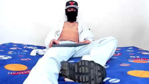 Snapshot of samuel_suarez chatting on 03.05.26 online show from 03.05.26