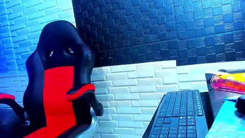 Snapshot of samuel_vasques chatting on 10.12.25 samuel_vasques online show from 10.12.25