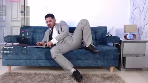 Snapshot of samuelcoopper chatting on 10.13.25  Samuel Coopper  online show from 10.13.25
