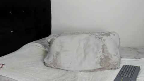 Snapshot of samuelholt chatting on 12.21.24 Samuel online show from 12.21.24