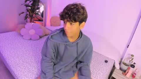 Snapshot of samy_twink chatting on 06.17.26 Sammy online show from 06.17.26