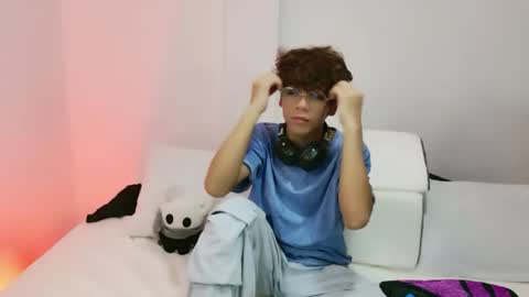 Snapshot of samy_twink chatting on 07.20.26 Sammy online show from 07.20.26